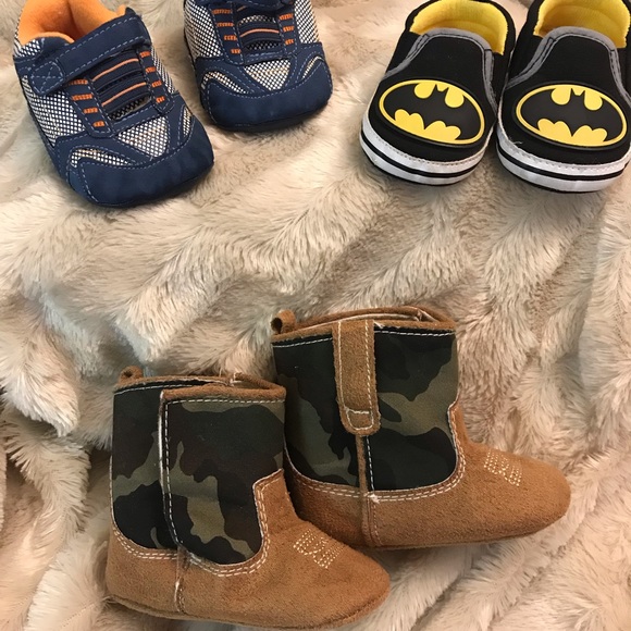 4/$20 Baby Crib Shoe Bundle 3 pairs included - Picture 4 of 8